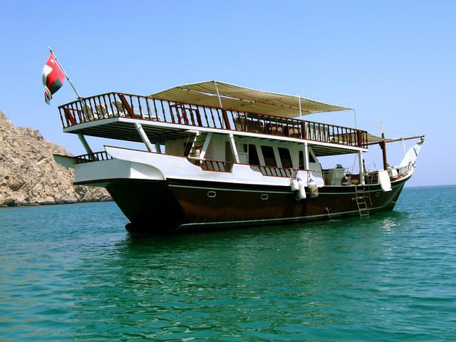 Sheesa Beach Dhow Cruises - Dive Center in Oman